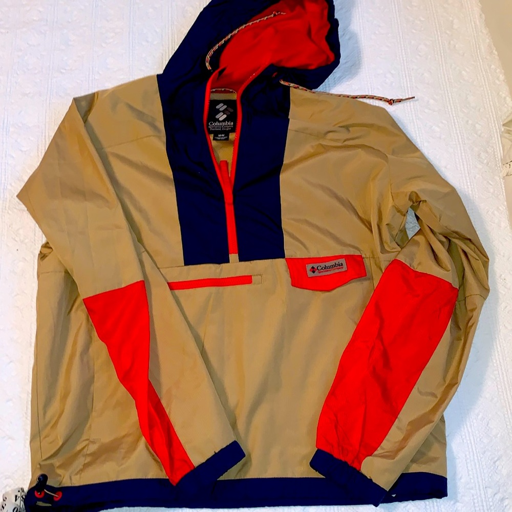 NWOT Columbia jacket with hoodie